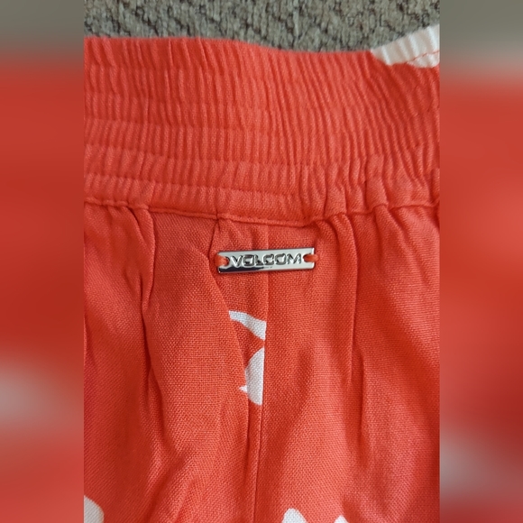 Shorts - Picture 4 of 6